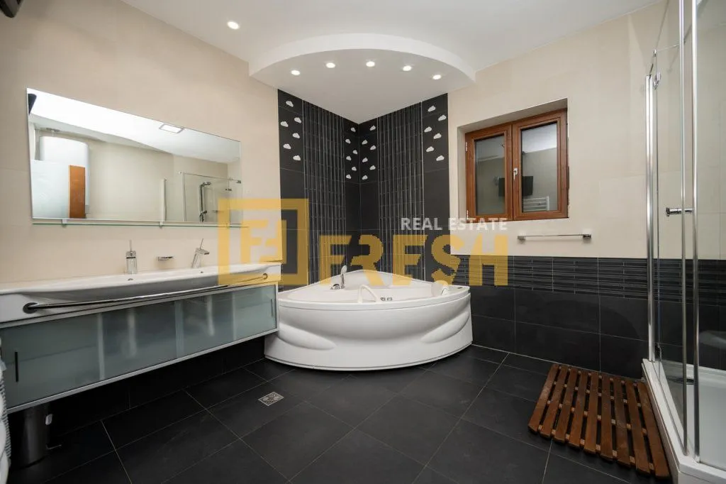 Rent, house, 380m², Mareza, Podgorica