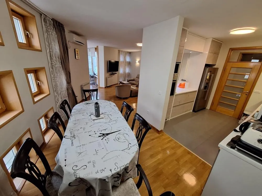 Prodaja, stan, 171m², Banovo Brdo, Beograd