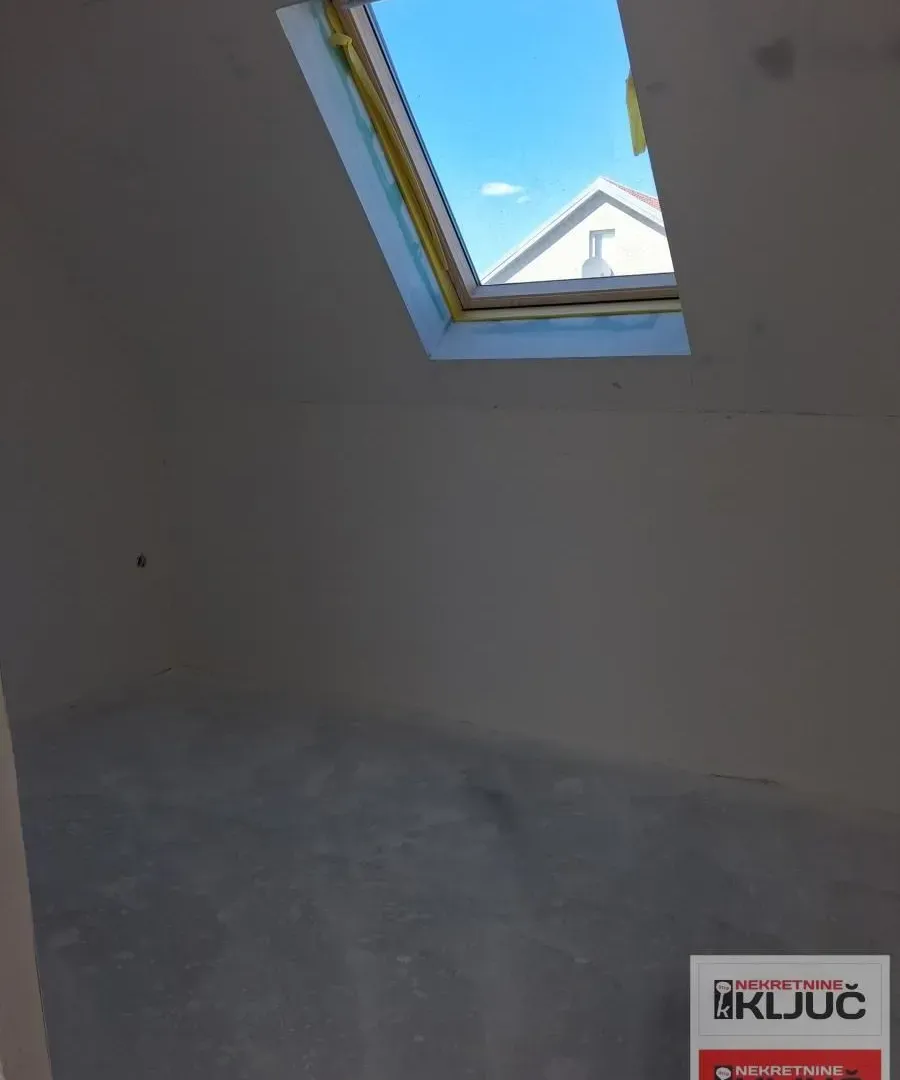 Prodaja, trosoban stan, 85m², Lipov gaj, Novi Sad Sve Podlokacije