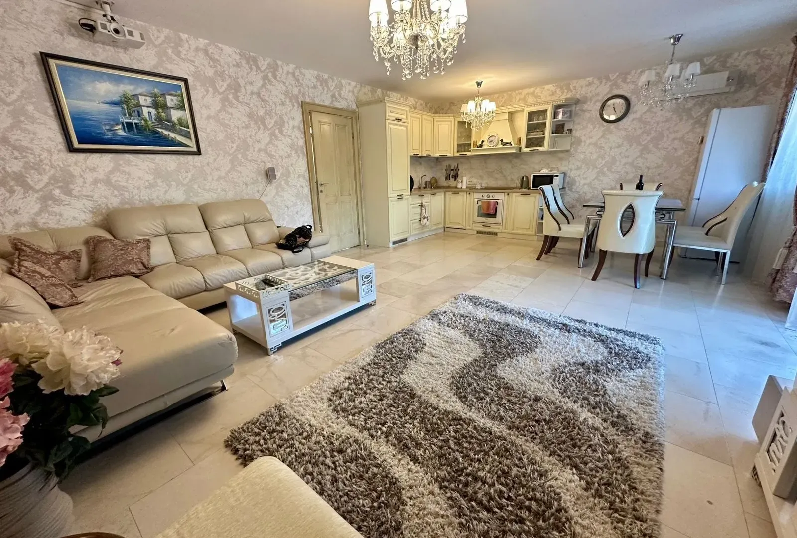 Izdavanje, kuća, 180m², Lastva Grbaljska, Kotor