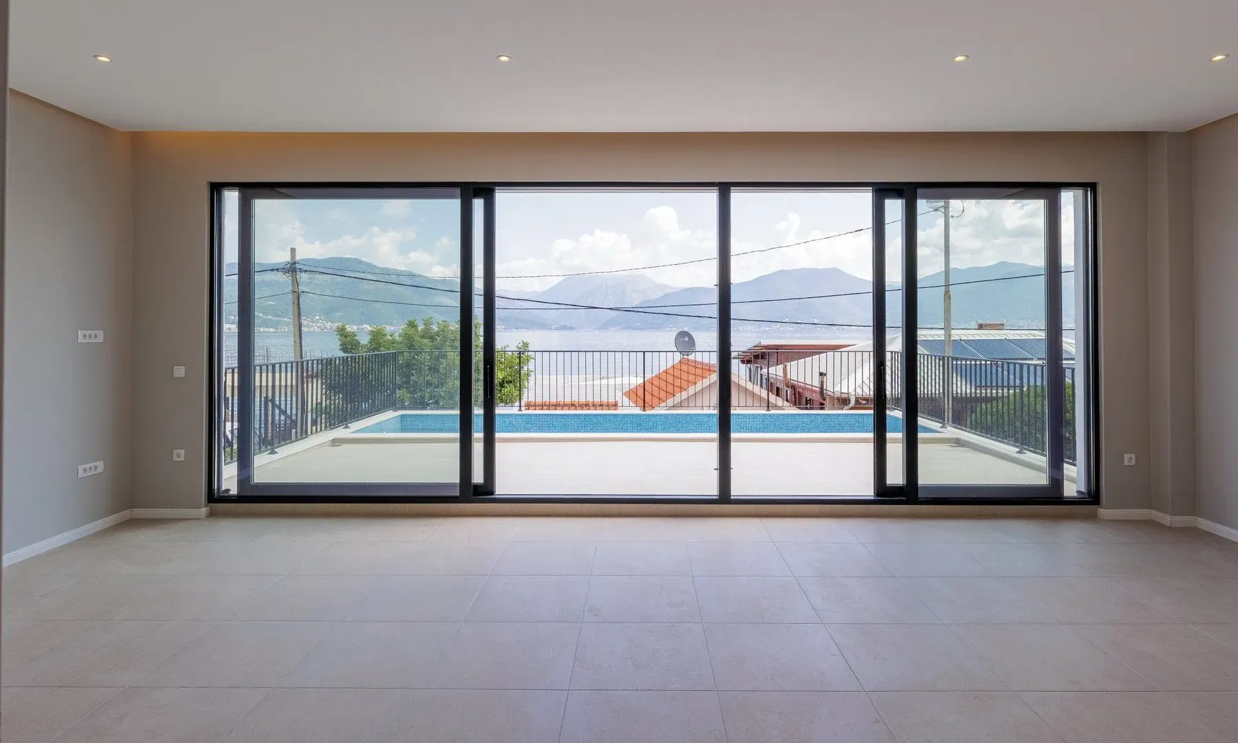 Prodaja, kuća, 200m², Krašići, Tivat