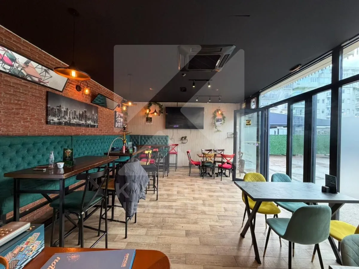 Prodaja, poslovni prostor, 77m², Stari Aerodrom, Podgorica