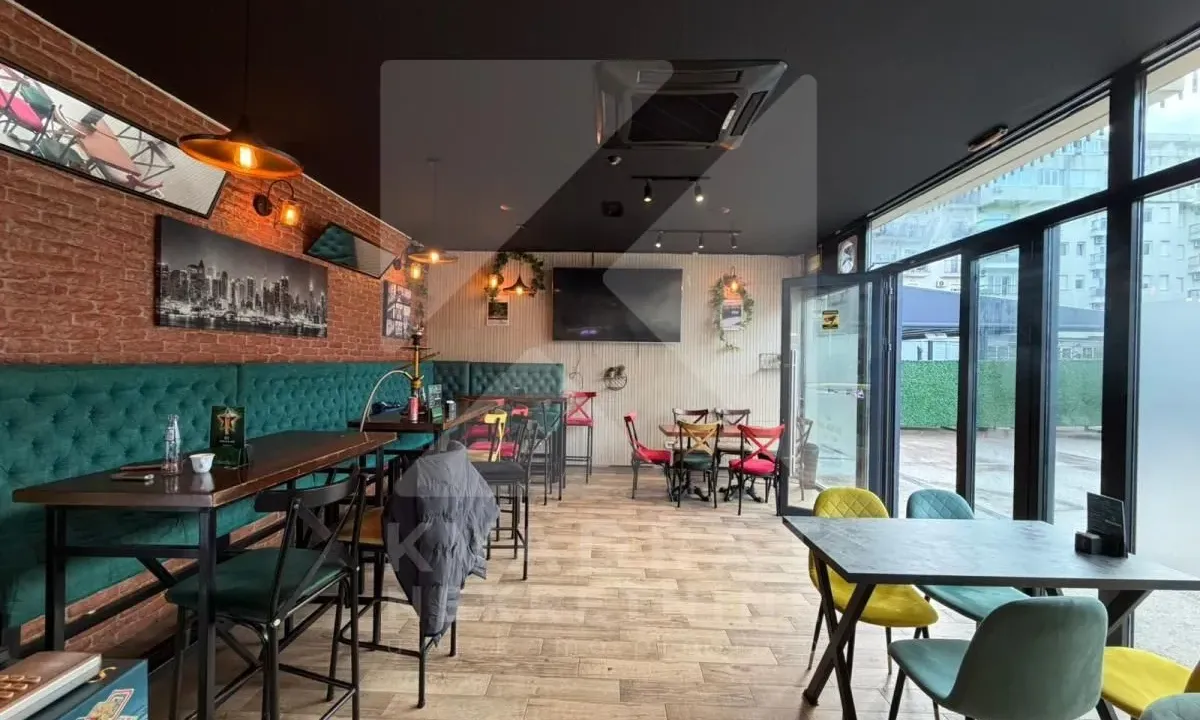 Prodaja, poslovni prostor, 77m², Stari Aerodrom, Podgorica