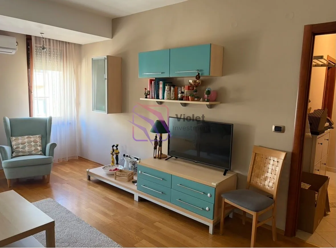 Izdavanje, jednosoban stan, 45m², Centar, Podgorica