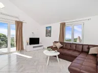 Izdavanje, kuća, 110m², Tivat, Crna Gora - image 27