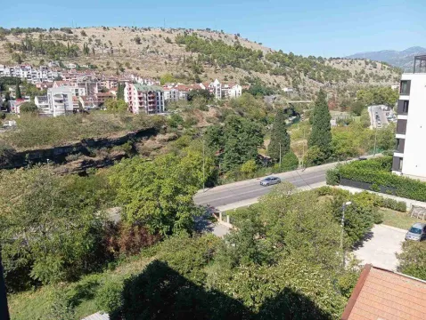 Izdavanje, jednosoban stan, 50m², Centar, Podgorica - image 11