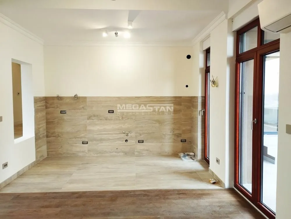 Izdavanje, četvorosoban stan, 173m², Savski Venac, Beograd