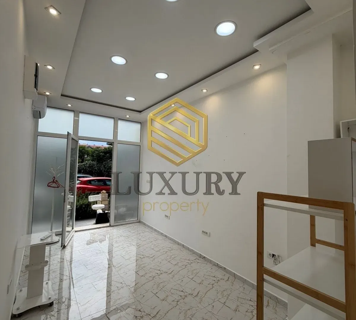 Rent, office space, 18m², 1 maj, Podgorica