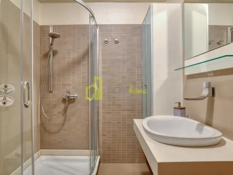 Izdavanje, dvosoban stan, 90m², Centar, Podgorica - image 12