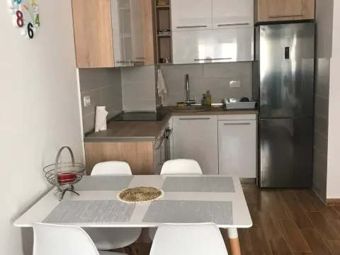 Rent, one bedroom apartment, 45m², Maslinjak, Budva - image 9