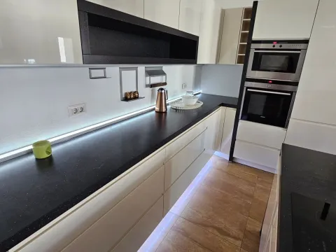 Izdavanje, jednosoban stan, 64m², City Kvart, Podgorica - image 4