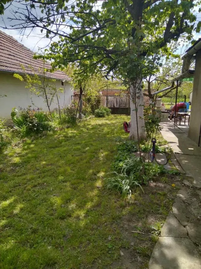 Prodaja, kuća, 130m², Taraš, Zrenjanin