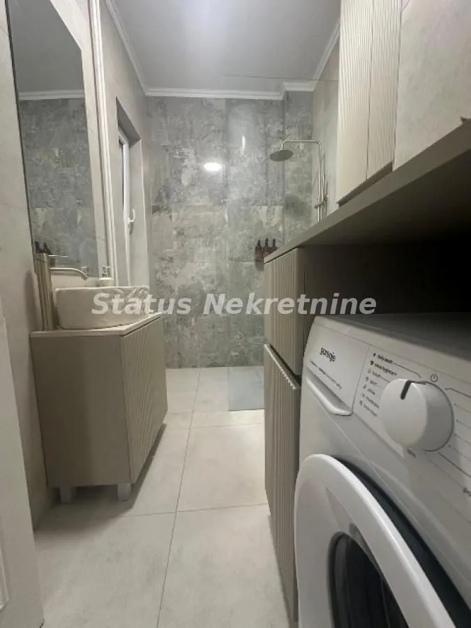 Prodaja, trosoban stan, 78m², Centar, Novi Sad