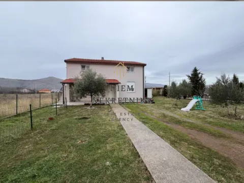 Izdavanje, kuća, 170m², Donji Kokoti, Podgorica - image 18