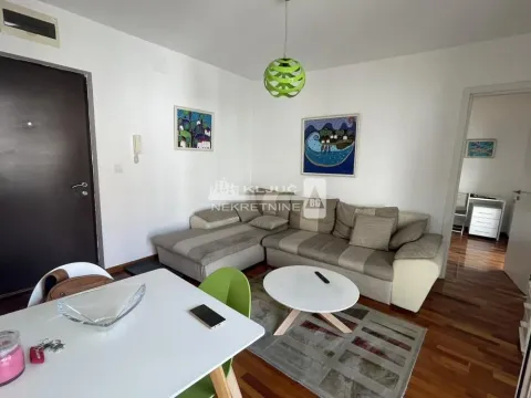 Stan in Vračar Sve Podlokacije