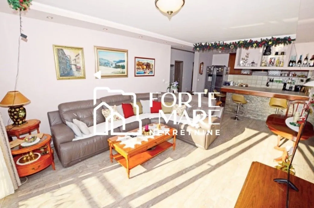 Prodaja, petosoban stan, 272m², Baošići, Herceg Novi