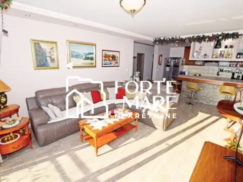 Sale, five bedroom apartment, 272m², Baošići, Herceg Novi - image 2