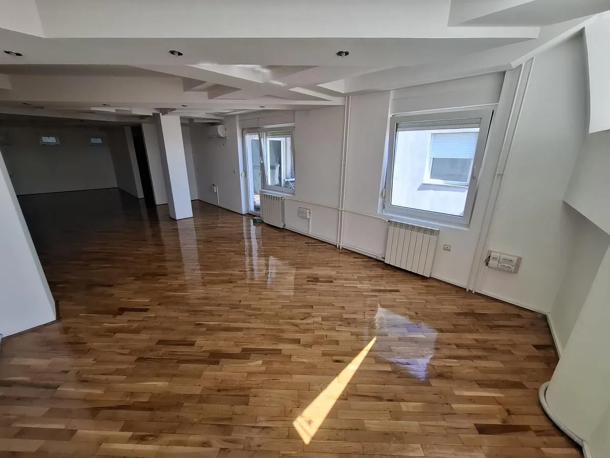 Prodaja, stan, 220m², Centar, Novi Sad
