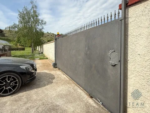 Rent, house, 100m², Gornja Gorica, Podgorica - image 13