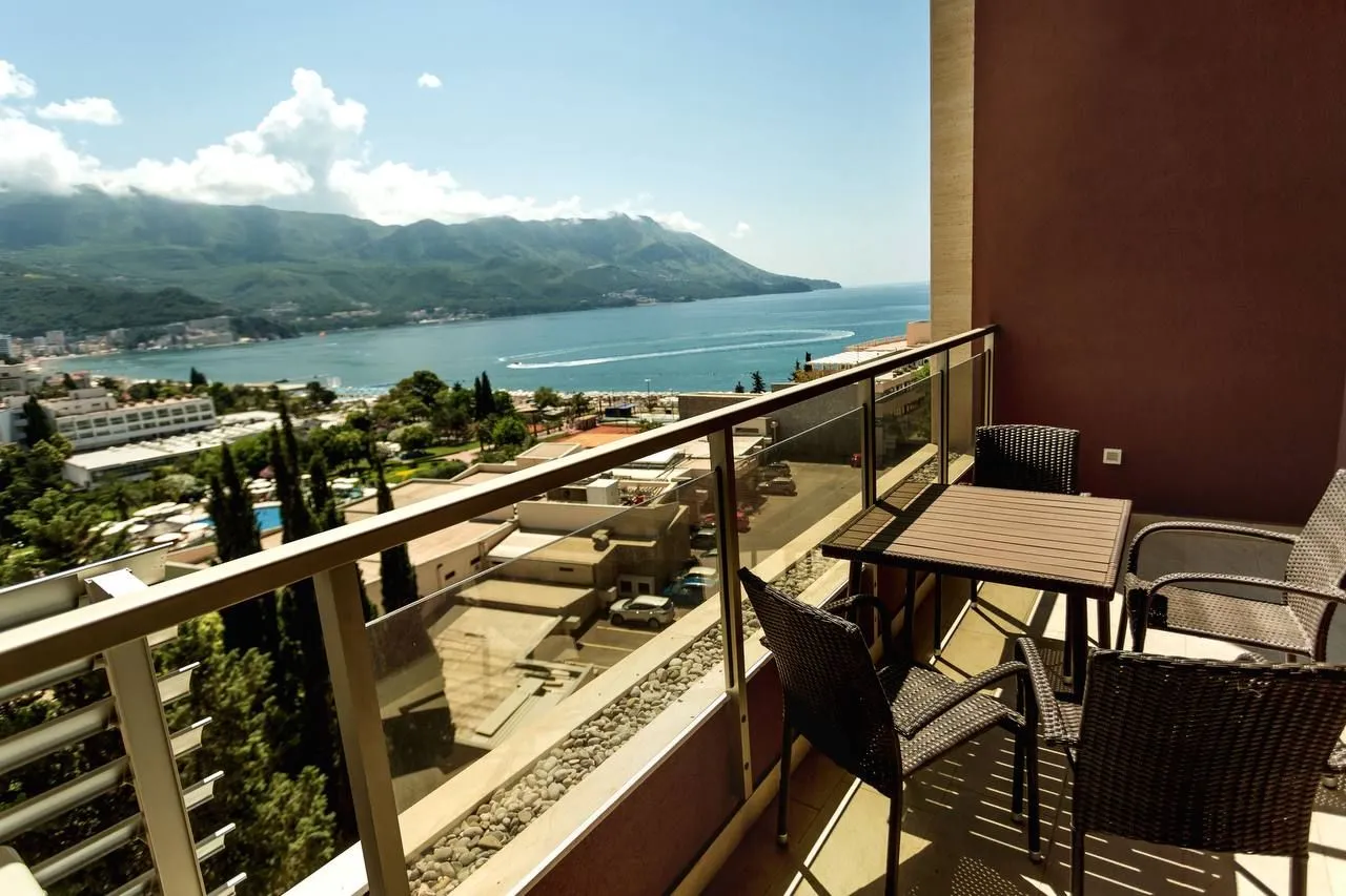 Sale, two bedroom apartment, 78m², Harmonija, Budva