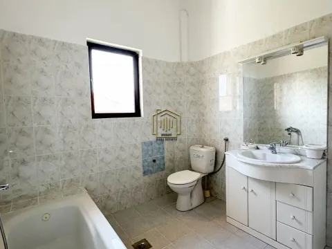 Prodaja, kuća, 350m², Zlatica, Podgorica - image 33