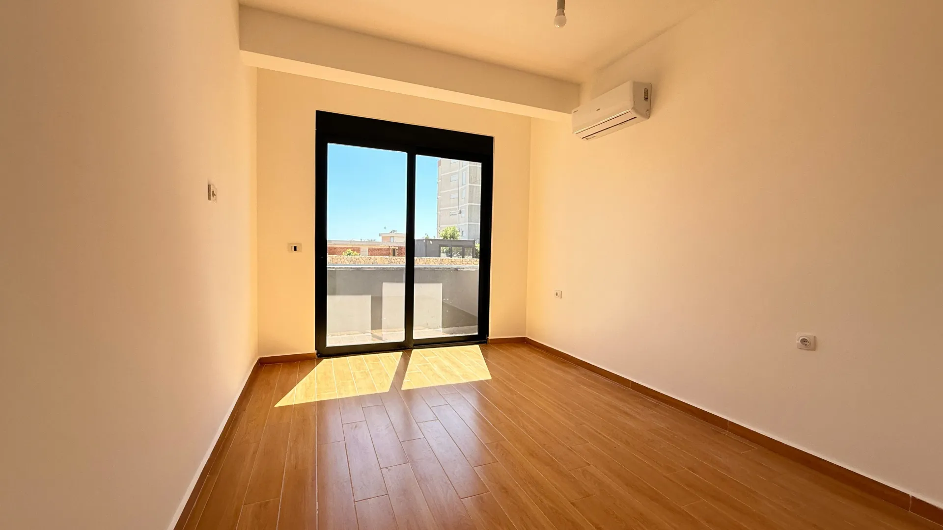 Prodaja, dvosoban stan, 76m², Pinješ, Ulcinj