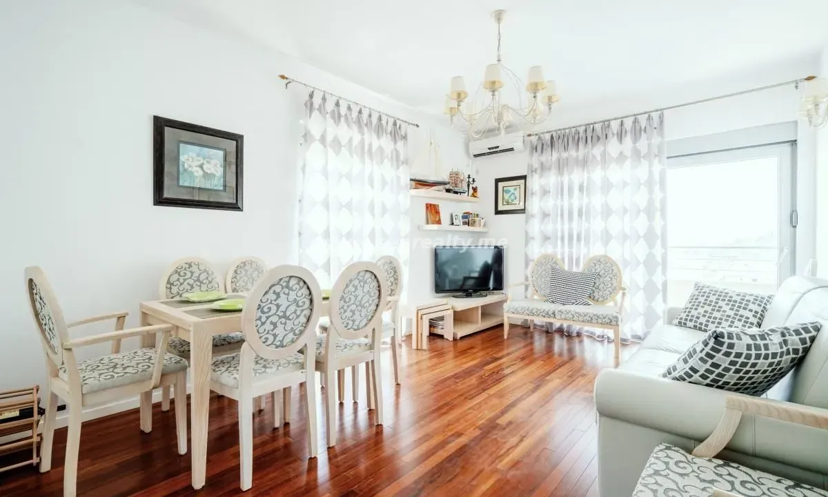 Prodaja, dvosoban stan, 76m², Budva, Crna Gora