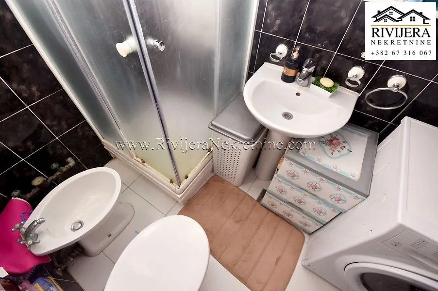 Prodaja, dvosoban stan, 93m², Baošići, Herceg Novi