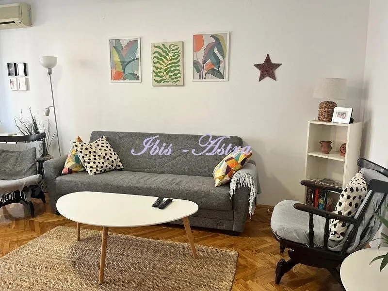 Izdavanje, trosoban stan, 66m², Kalenić Pijaca, Vračar Sve Podlokacije