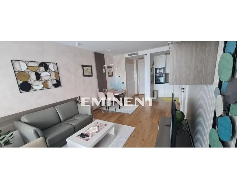 Izdavanje, dvosoban stan, 49m², Gundulićev Venac, Beograd