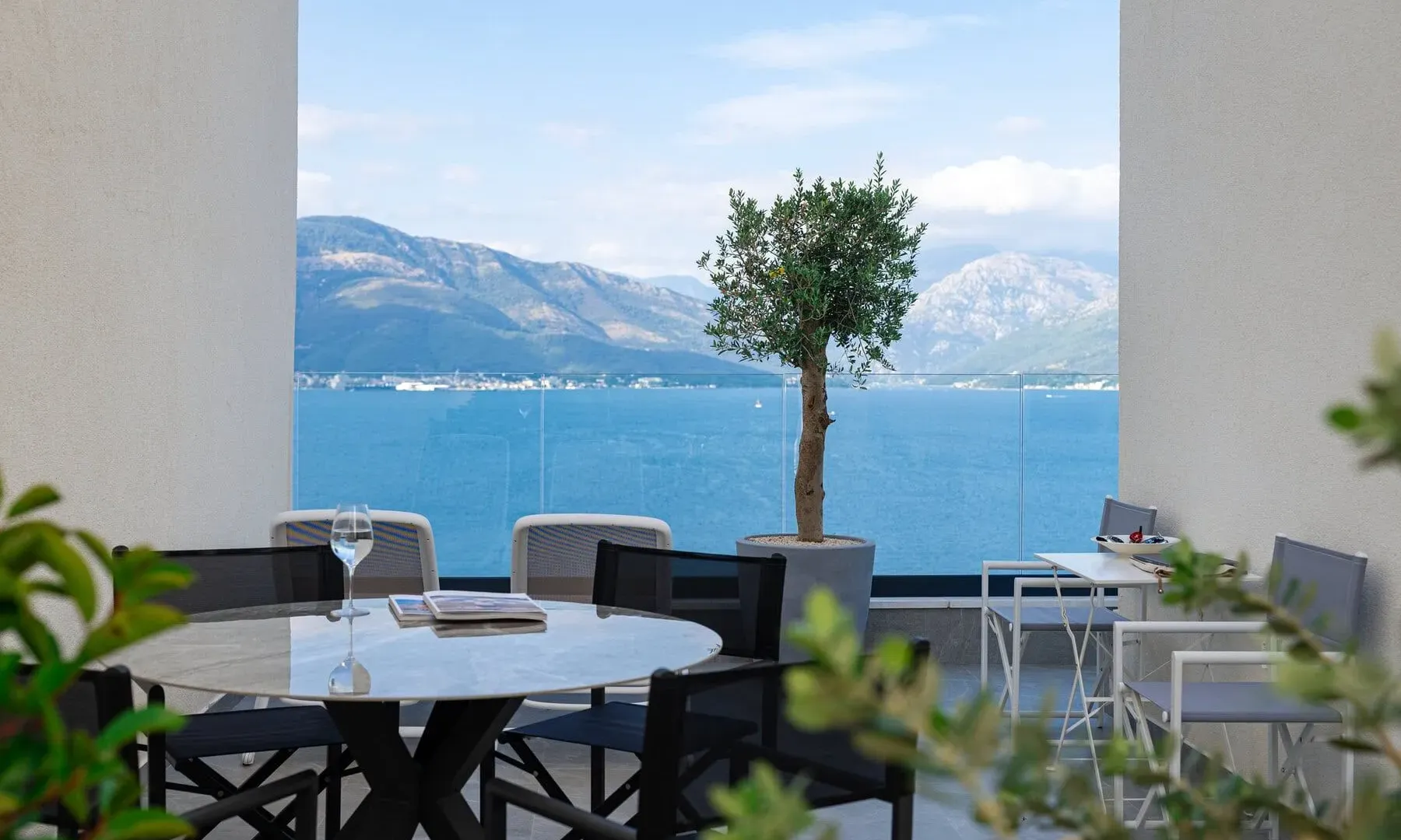 Rent, one bedroom apartment, 144m², Krašići, Tivat