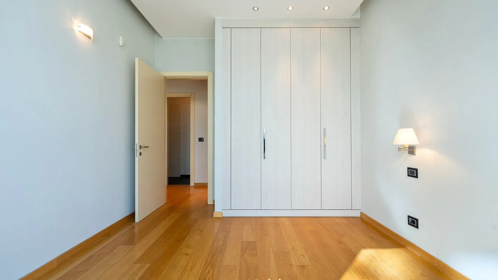 Prodaja, dvosoban stan, 88m², Kod Capital Plaze, Podgorica