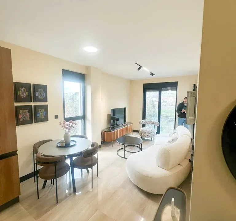 Izdavanje, jednosoban stan, 43m², Zagorič, Podgorica