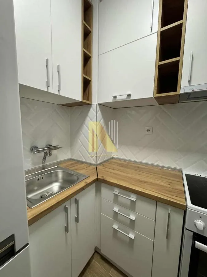 Izdavanje, garsonjera, 28m², Centar, Novi Sad