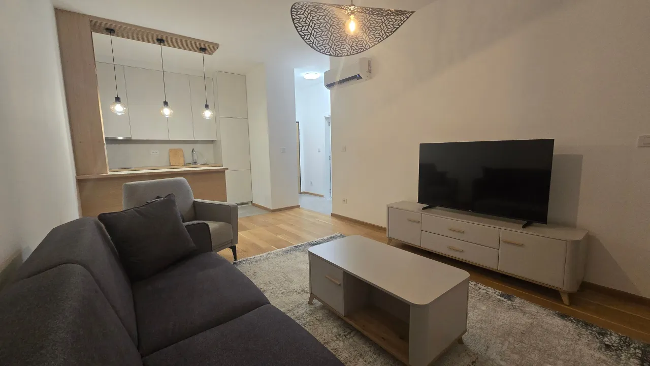 Izdavanje, jednosoban stan, 51m², Dahna, Podgorica