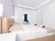 Izdavanje, dvosoban stan, 100m², Rafailovići, Budva - image 5