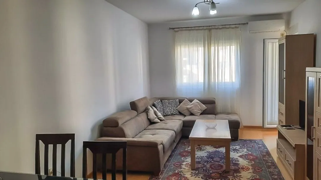 Izdavanje, jednosoban stan, 46m², City Kvart, Podgorica