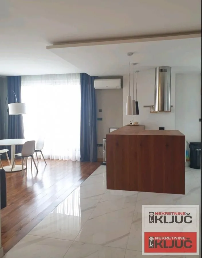 Izdavanje, trosoban stan, 136m², Sajmište, Novi Sad