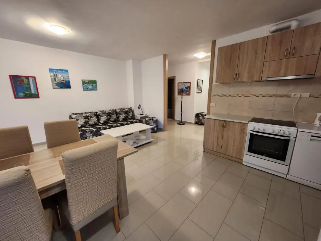 Prodaja, dvosoban stan, 75m², Igalo, Herceg Novi