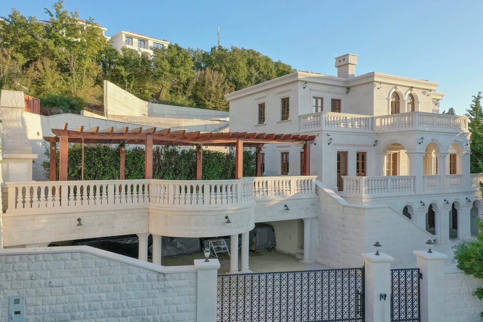 Sale, house, 470m², Reževići, Budva