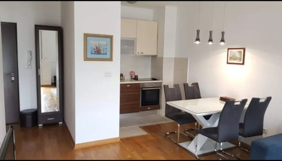 Izdavanje, jednosoban stan, 45m², City Kvart, Podgorica