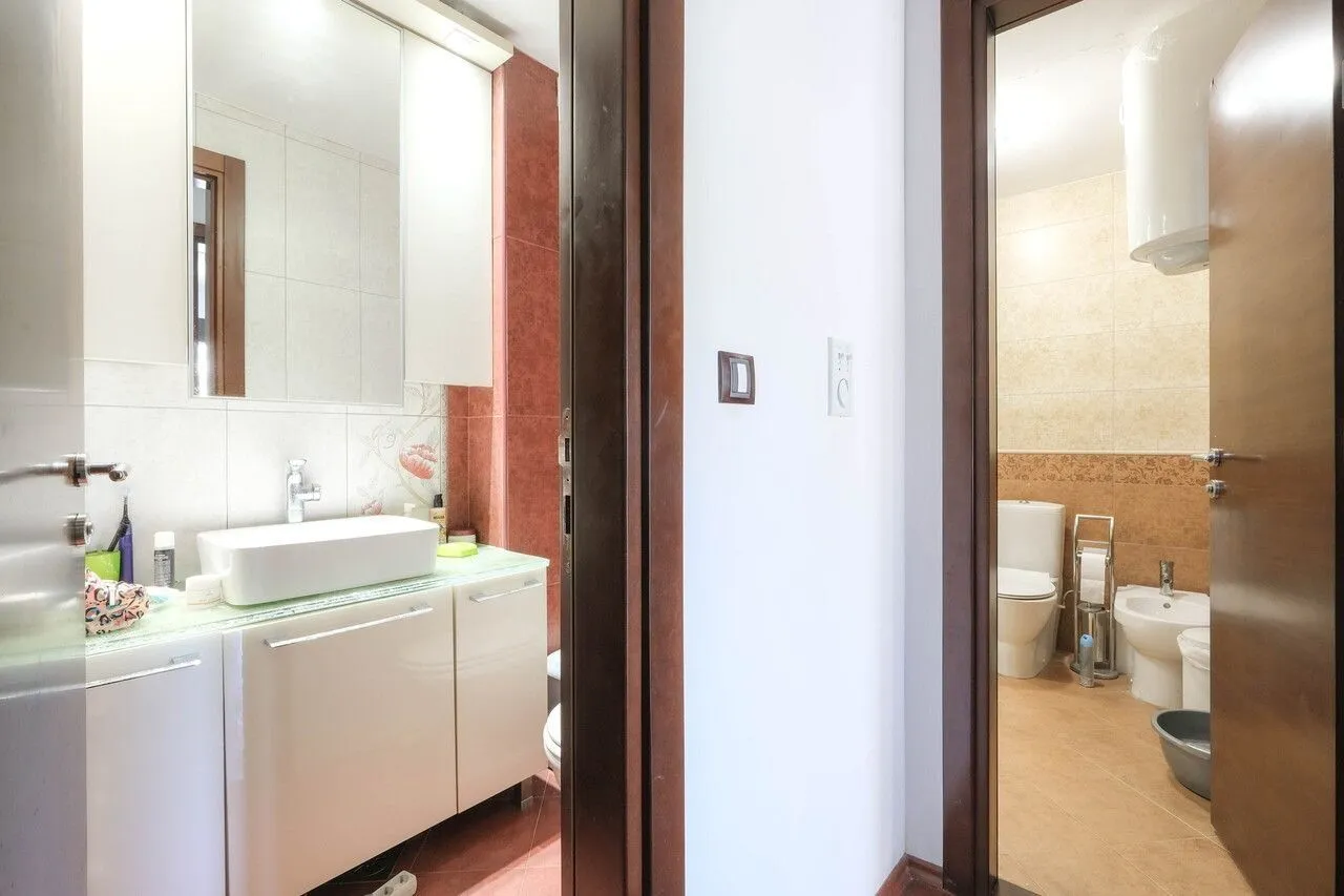 Prodaja, dvosoban stan, 85m², Dobrota, Kotor