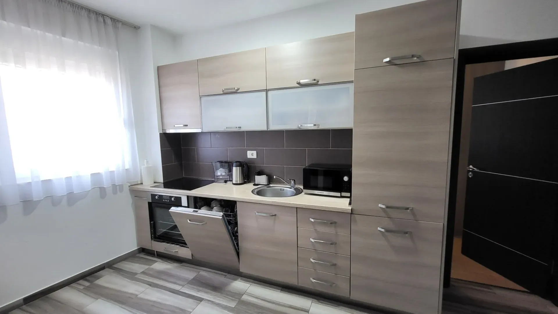 Prodaja, dvosoban stan, 67m², Bečići, Budva
