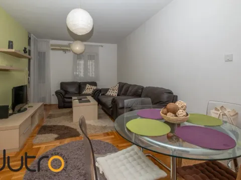 Izdavanje, dvosoban stan, 60m², City Kvart, Podgorica - image 2