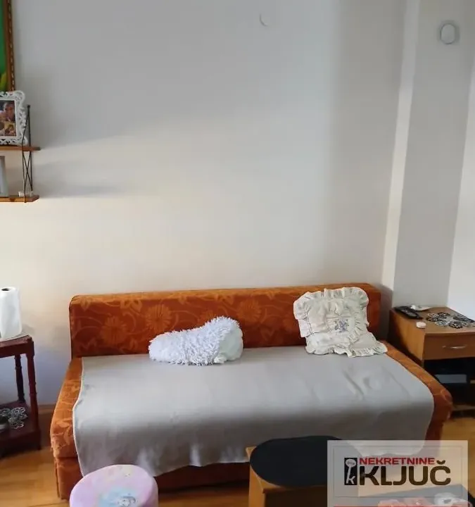 Izdavanje, garsonjera, 25m², Grbavica, Novi Sad Sve Podlokacije