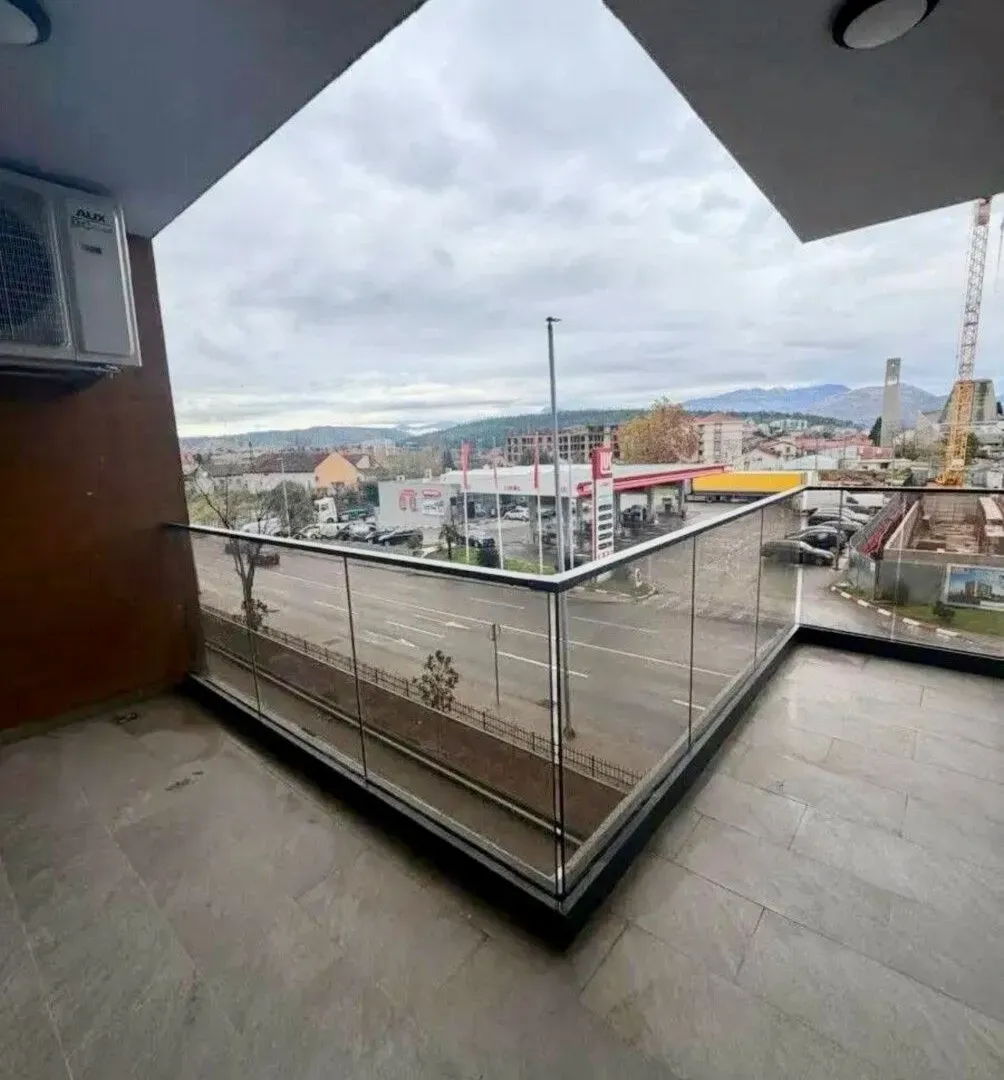 Prodaja, trosoban stan, 83m², Stari Aerodrom, Podgorica