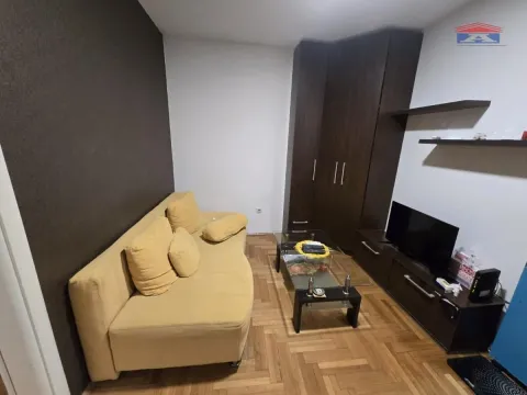 Izdavanje, jednosoban stan, 35m², Socijalno, Novi Sad Sve Podlokacije - image 2