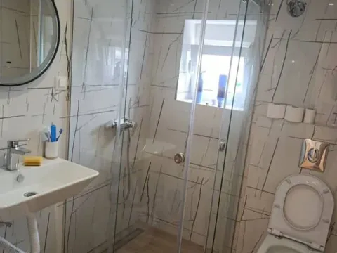 Izdavanje, dvosoban stan, 100m², Preko Morače, Podgorica - image 12