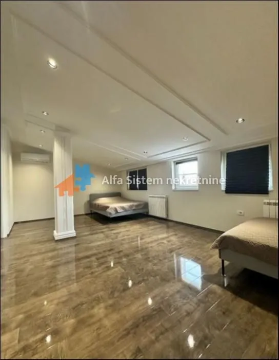 Rent, house, 510m², Čukarica, Beograd