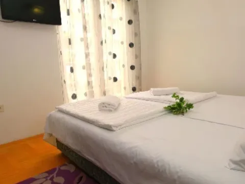 Rent, three bedroom apartment, 80m², Rozino, Budva - image 7